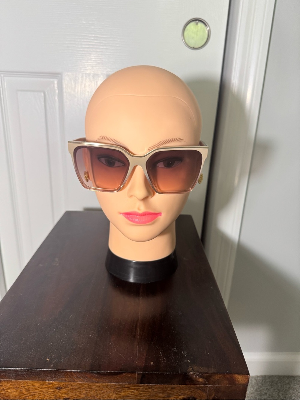 Quay Australia “Level Up” Beige Frame Sunglasses with Brown Gradient Lenses